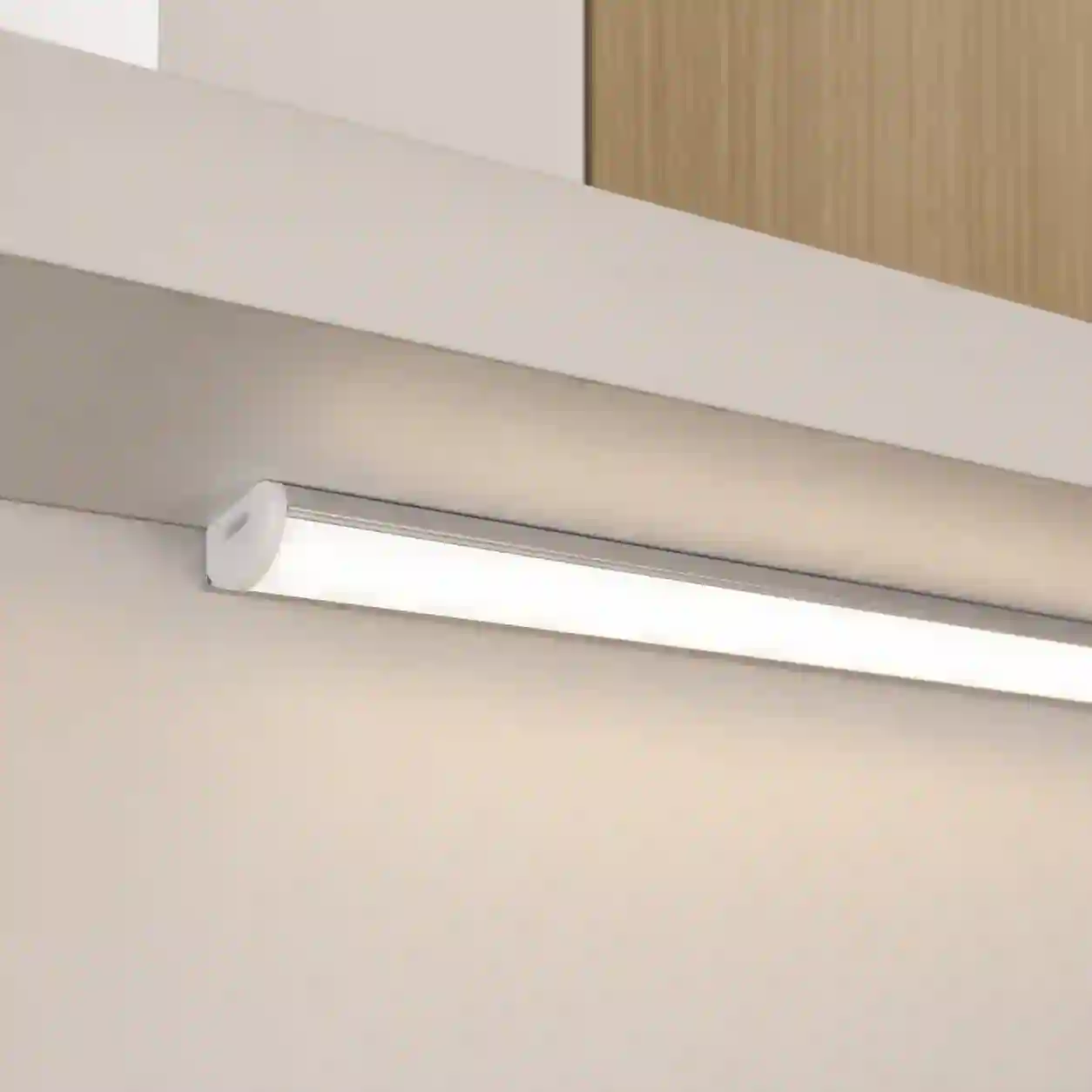 Základna profilu TUBE bez difuzoru stříbrný elox pohled shora kanál pro LED pásek šíře 10,6mm povrchová montáž